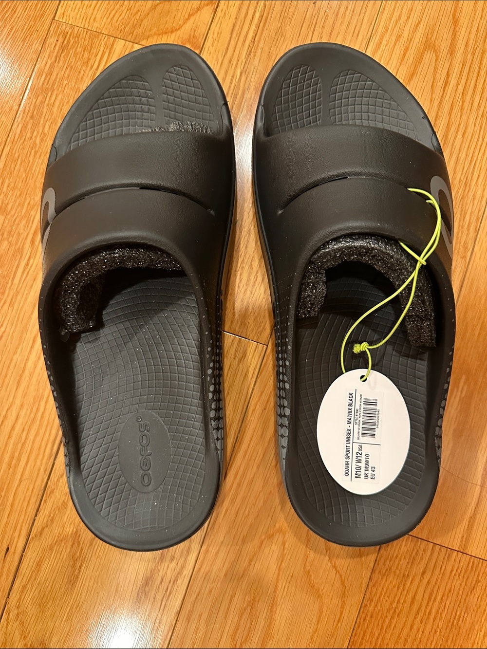 OOFOS Black Comfort Slide Sandals